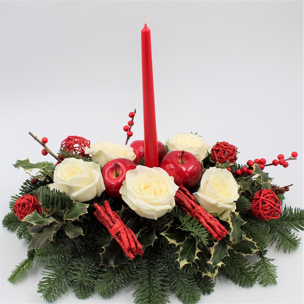 Centrotavola di Natale con candela - La Violetta, fiorai da due generazioni